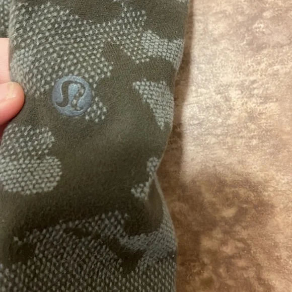 Lululemon Warm Surge Full Zip heritage Camo Hoodie Mens Sz M - Picture 7 of 8